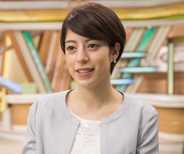 薄田ジュリアの胸のカップがすごい!ハーフでかわいいモデル?